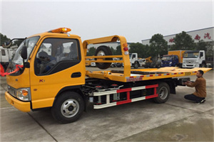 阿克苏哪里有拖车服务