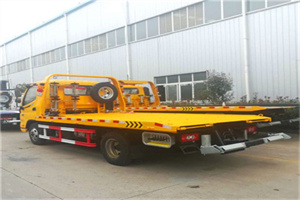 阿克苏附近拖车救援搭电