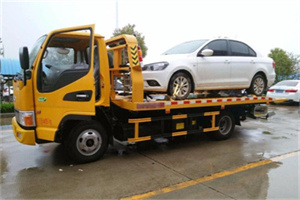 阿克苏附近拖车救援24小时服务热线